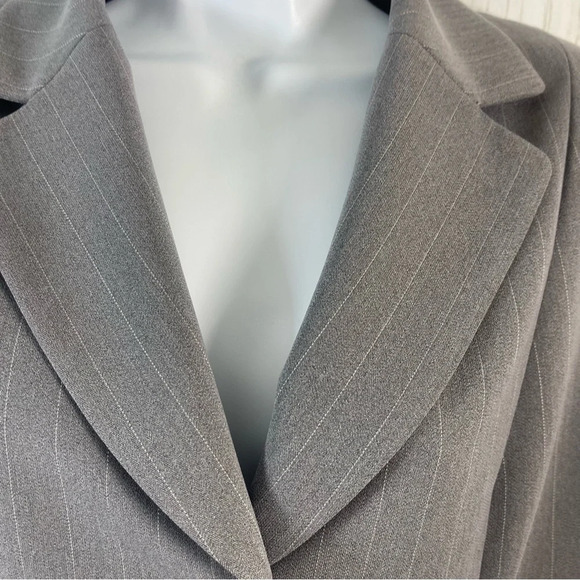 Giorgio Sant’ Angelo Gray Pinstripe Silver Button Shoulder Pad Blazer 12 - Picture 3 of 8
